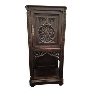 Petit meuble neo gothique