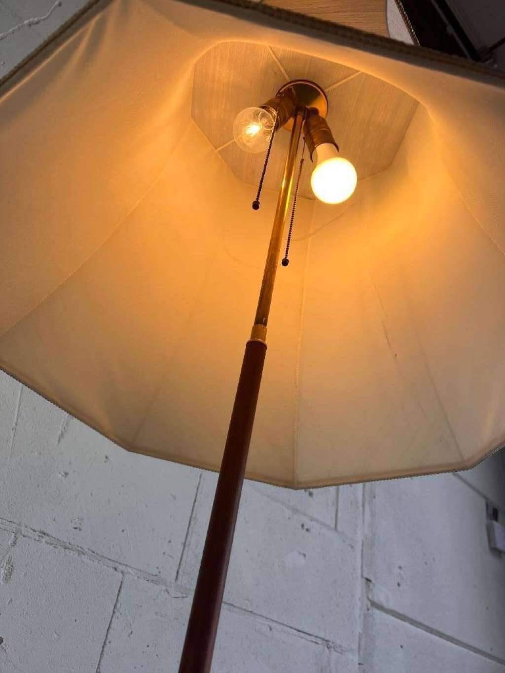 Floor lamp with teak base