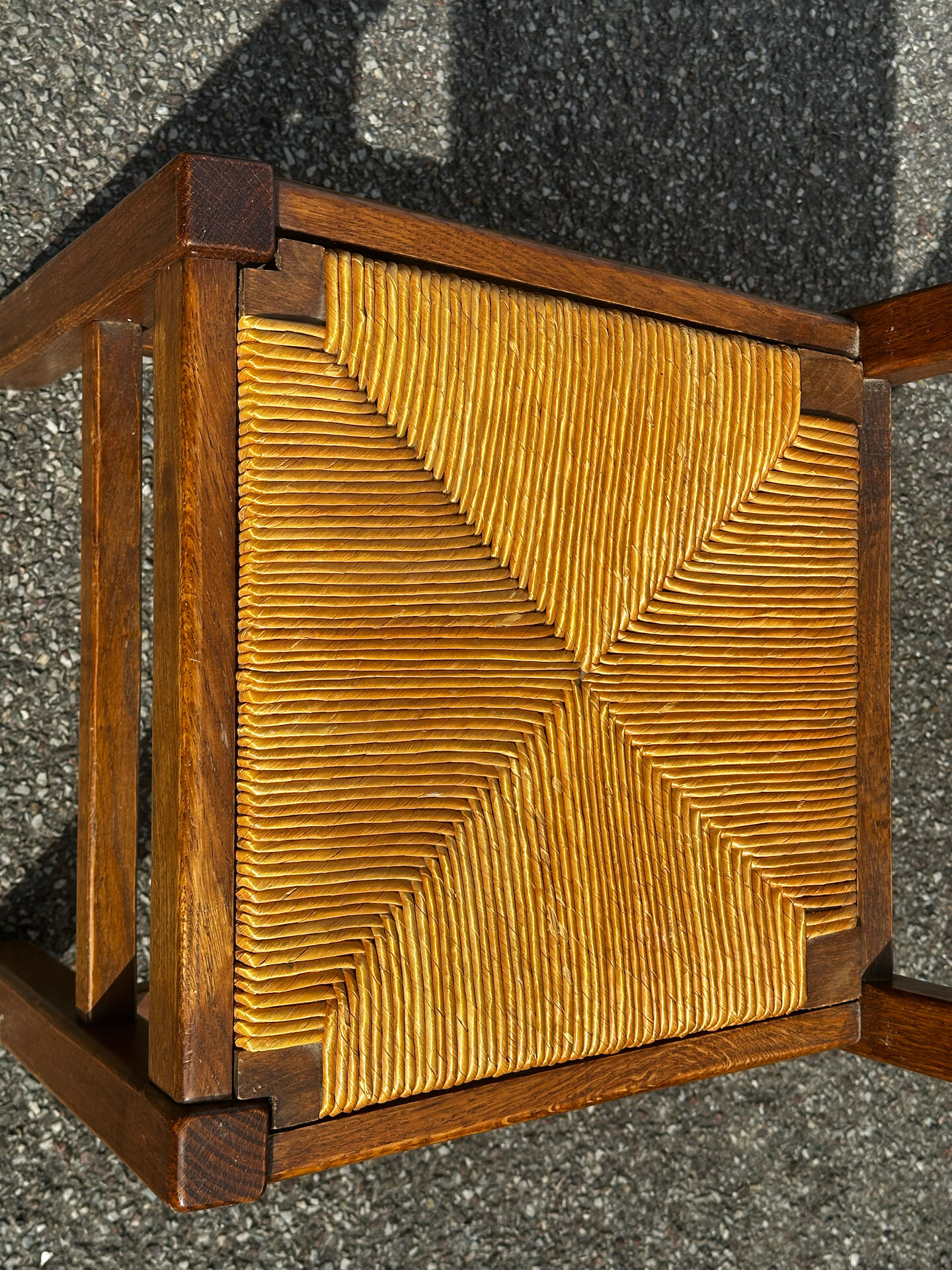 Paire de chaises en chêne et paille – années 50
