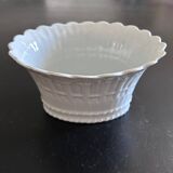 Porcelain basket-style planter
