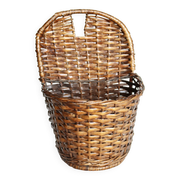 Panier mural vintage en osier foncé