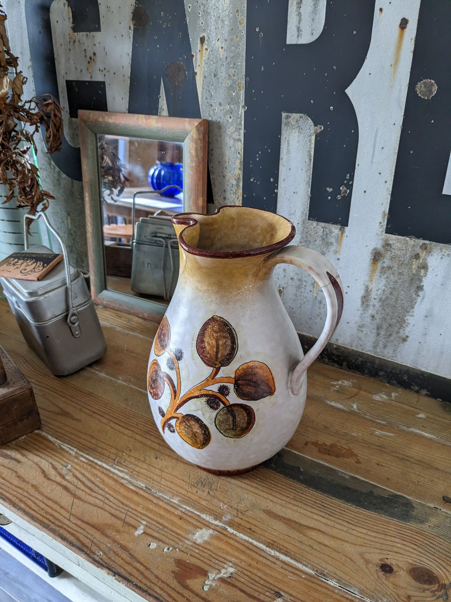 Pichet en céramique d'italie