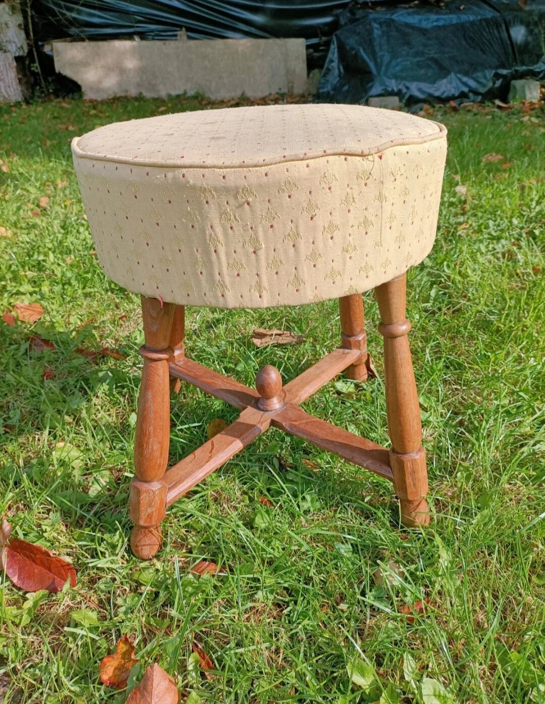 Provençal stool