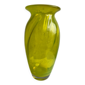 Vase tourbillon en verre à l'uranium soufflé à la main vert citron — 30 cm, bord évasé, verre d'art