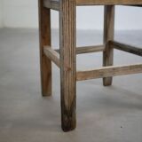 Ancienne chaise haute en bois pour enfant