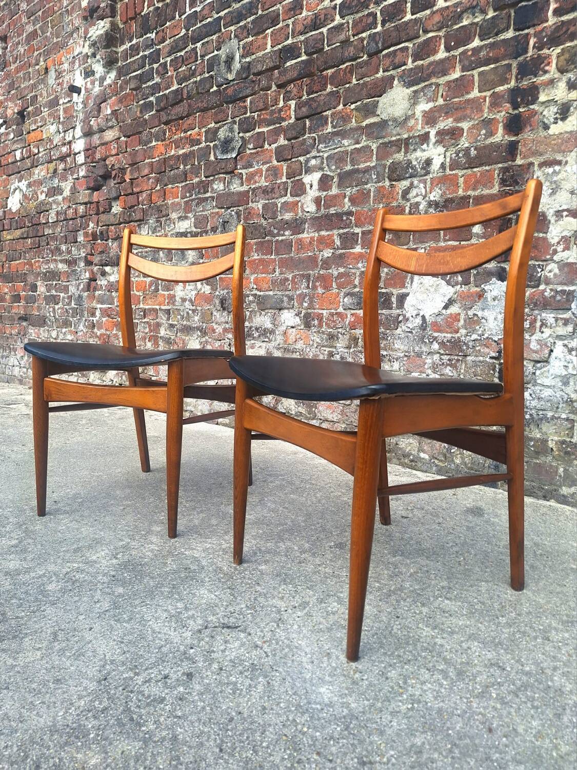 Paire de chaises vintage en teck, meubles sièges anciens