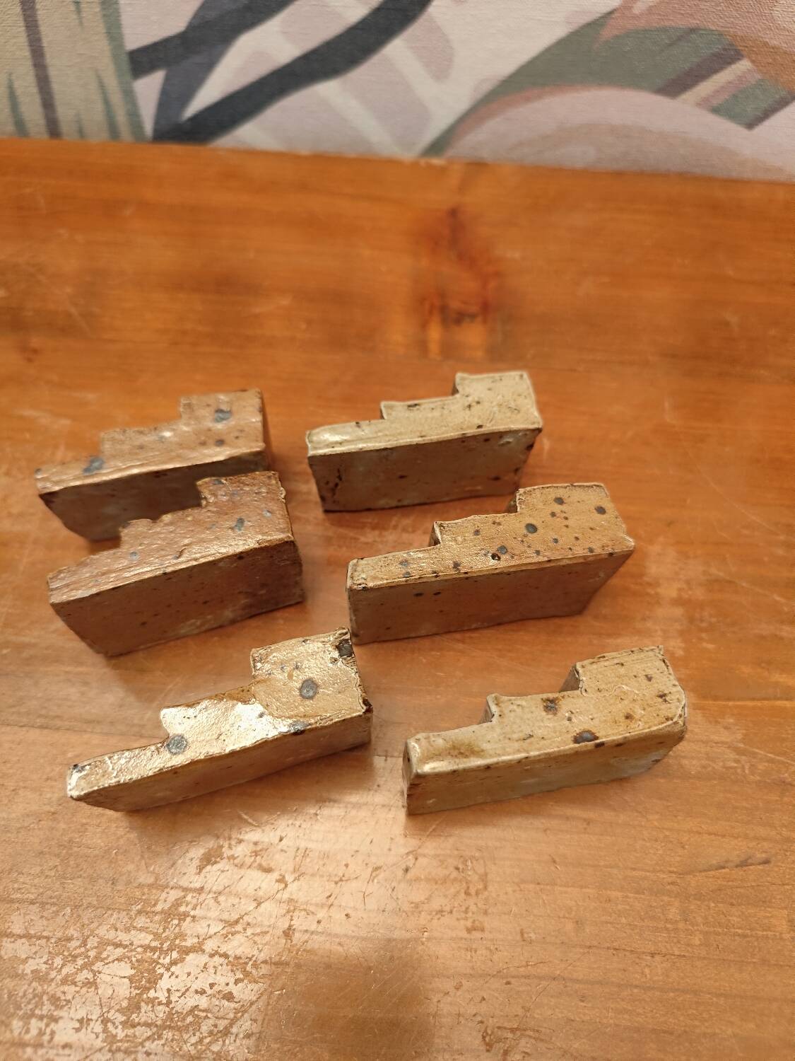 6 enamelled stoneware knife holders