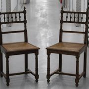 Paire de chaises cannées en bois