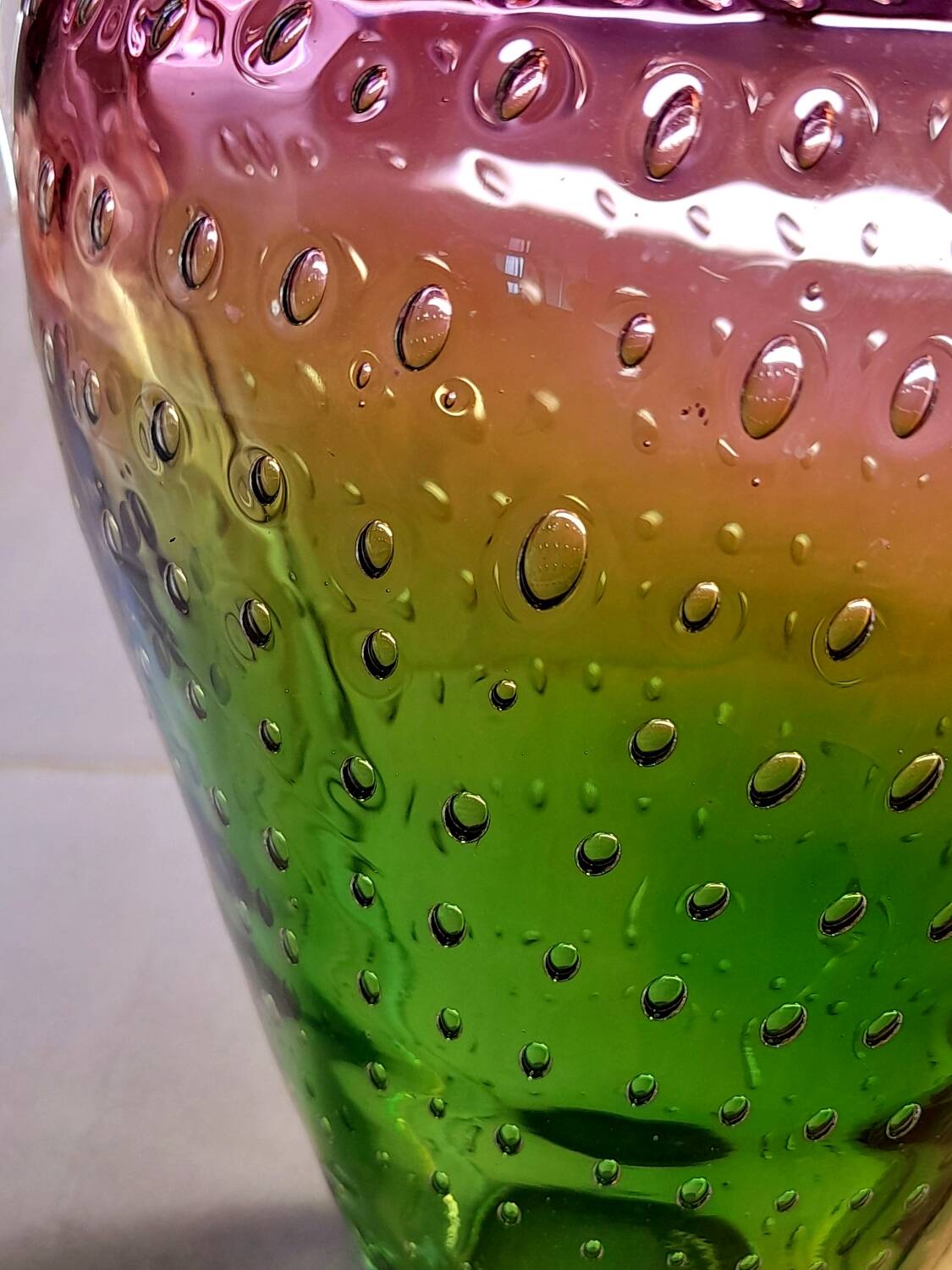 Bubble glass strawberry vase from Murano, 1960