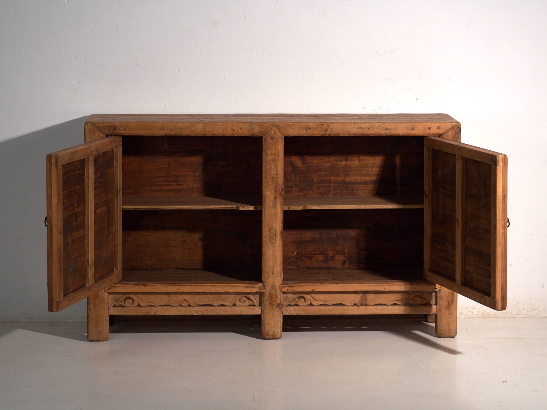 Old pine wood sideboard (circa 1920)
