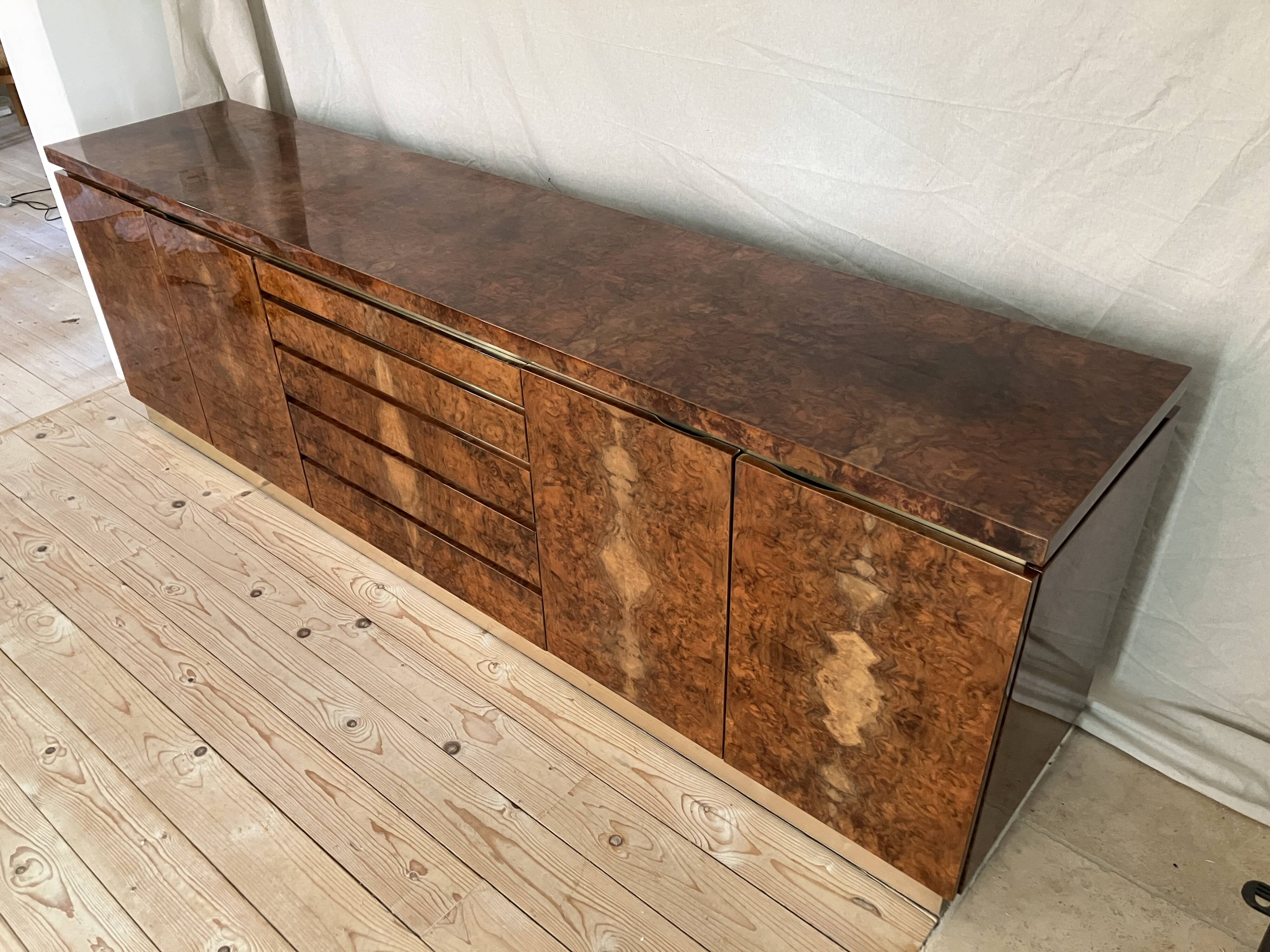 1970s sideboard in walnut burl