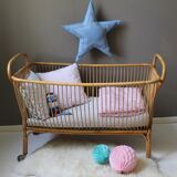 Vintage rattan/wicker cradle with gooseneck