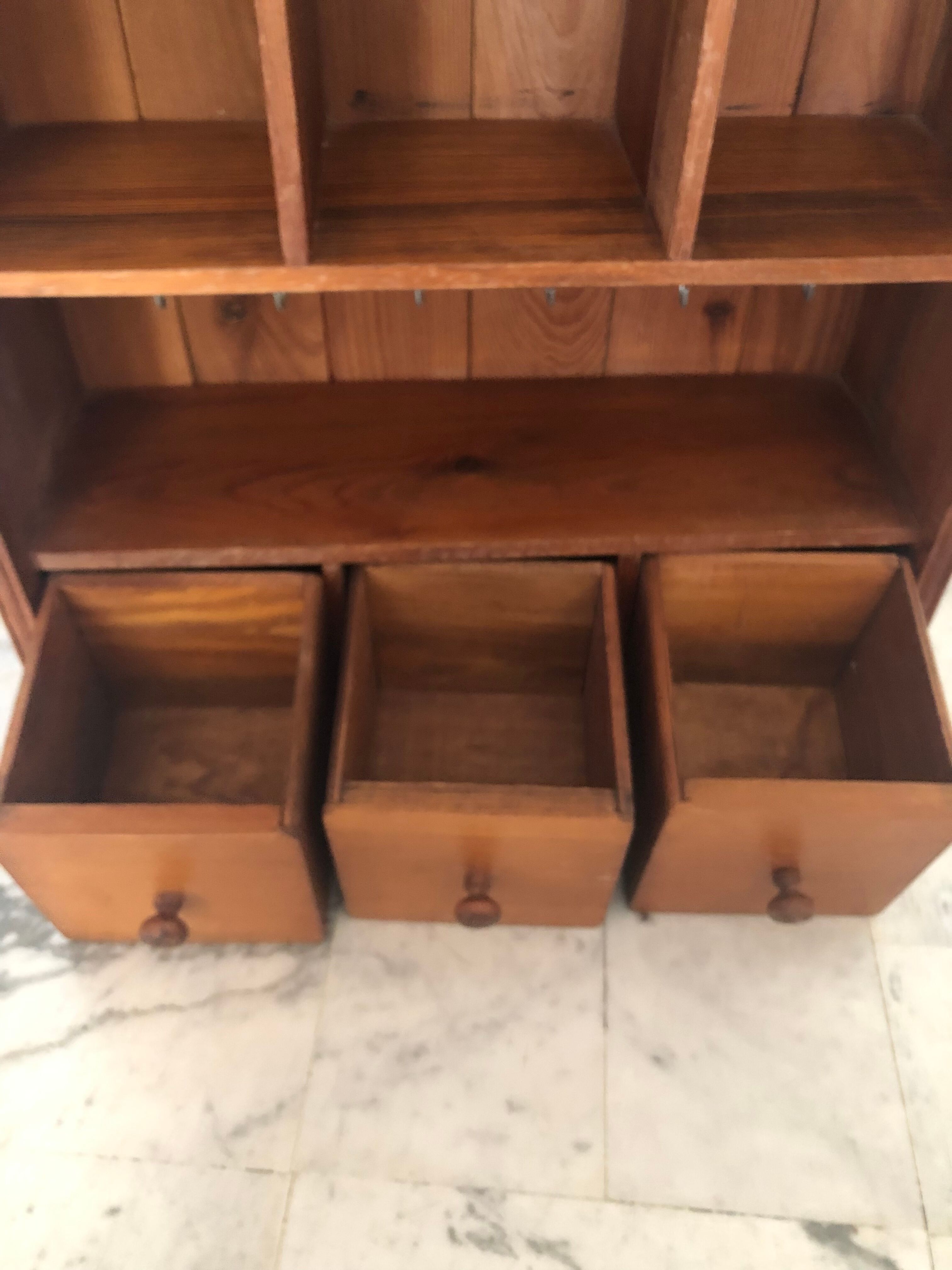 Spice shelf cabinet