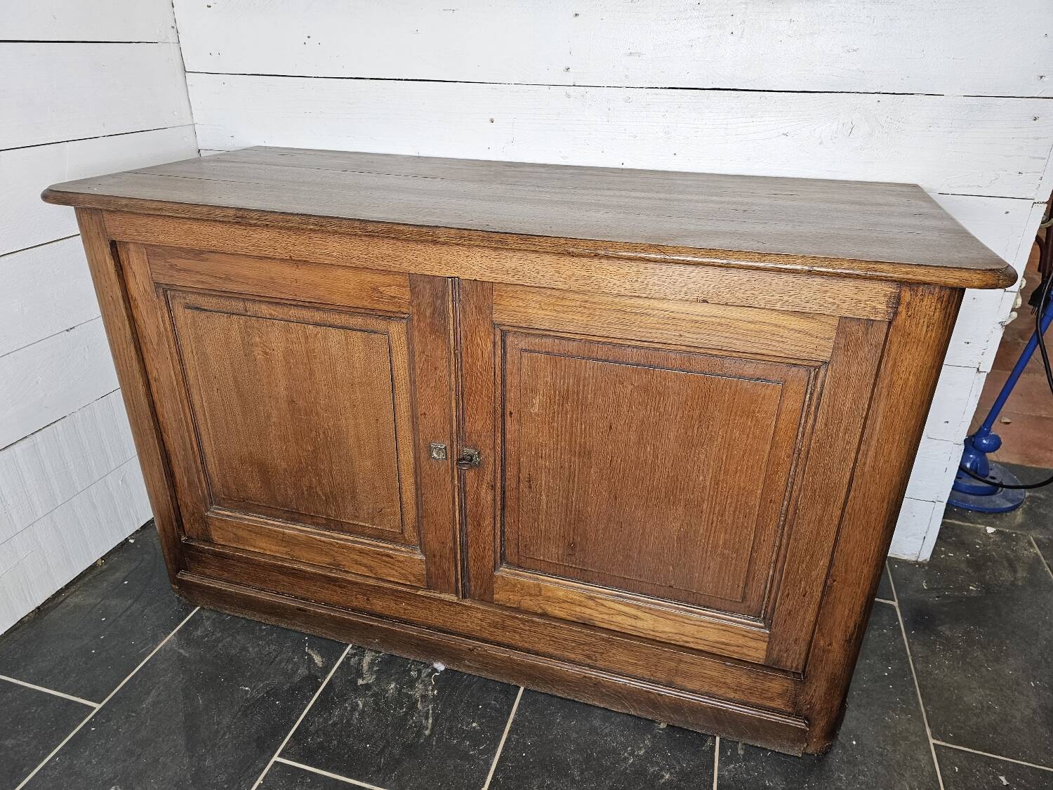 2-door oak sideboard