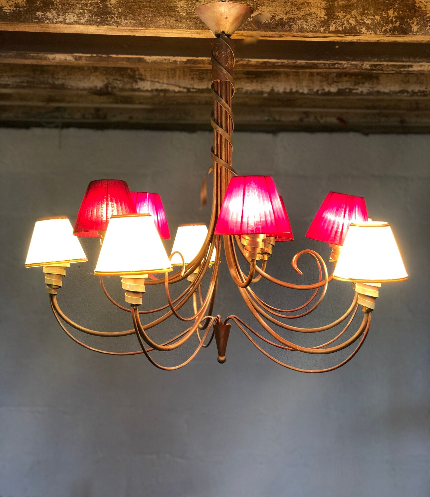 Italian chandelier 10 fires in patinated wrought iron burgundy and gold