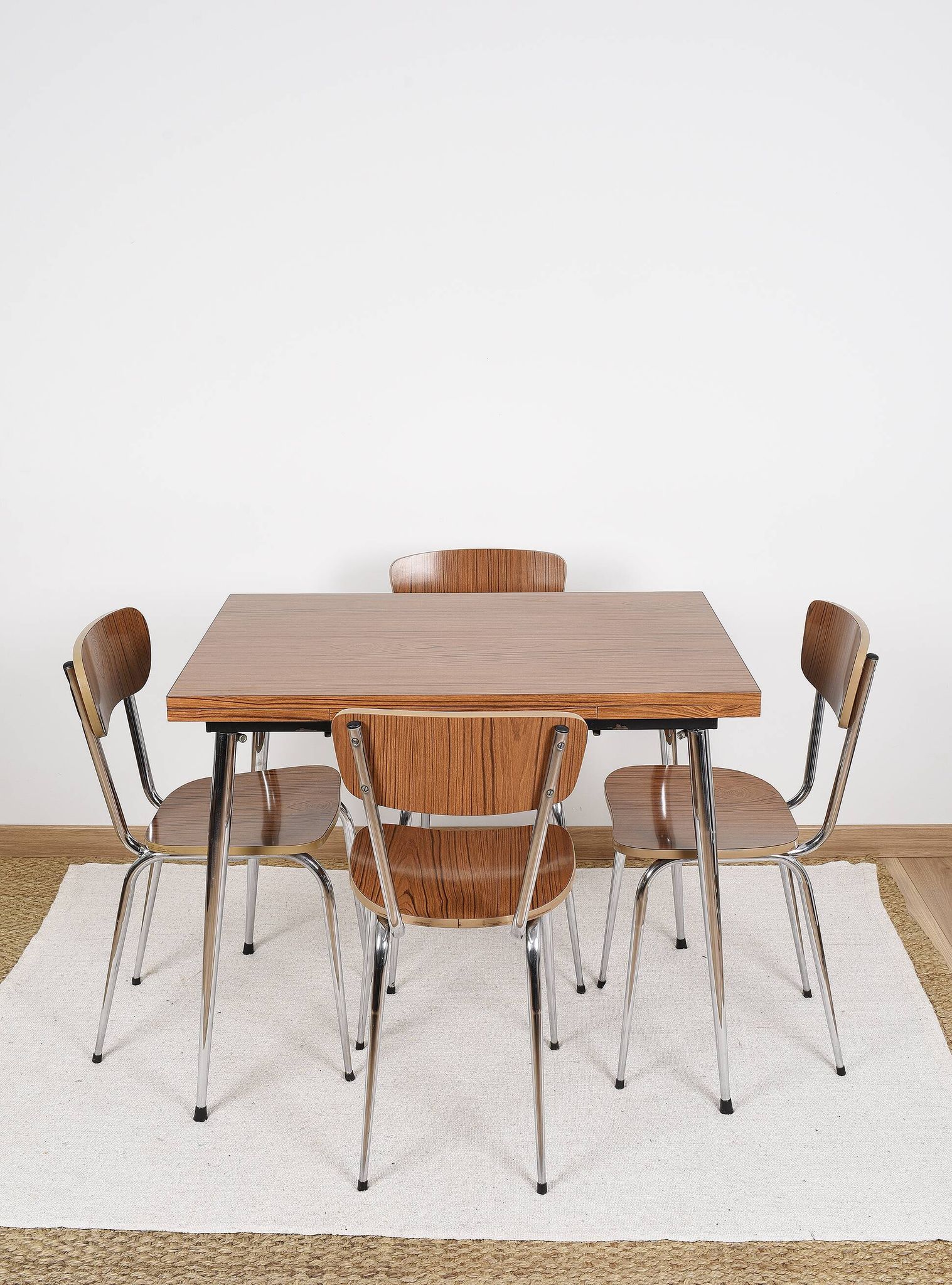 Formica extending table with 4 chairs, set, vintage from the 70s.