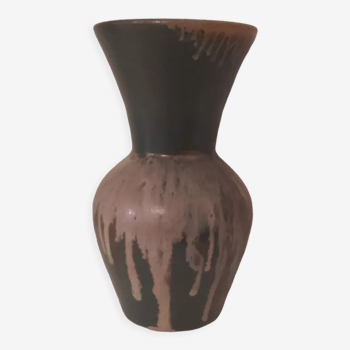 Vase en grès vert