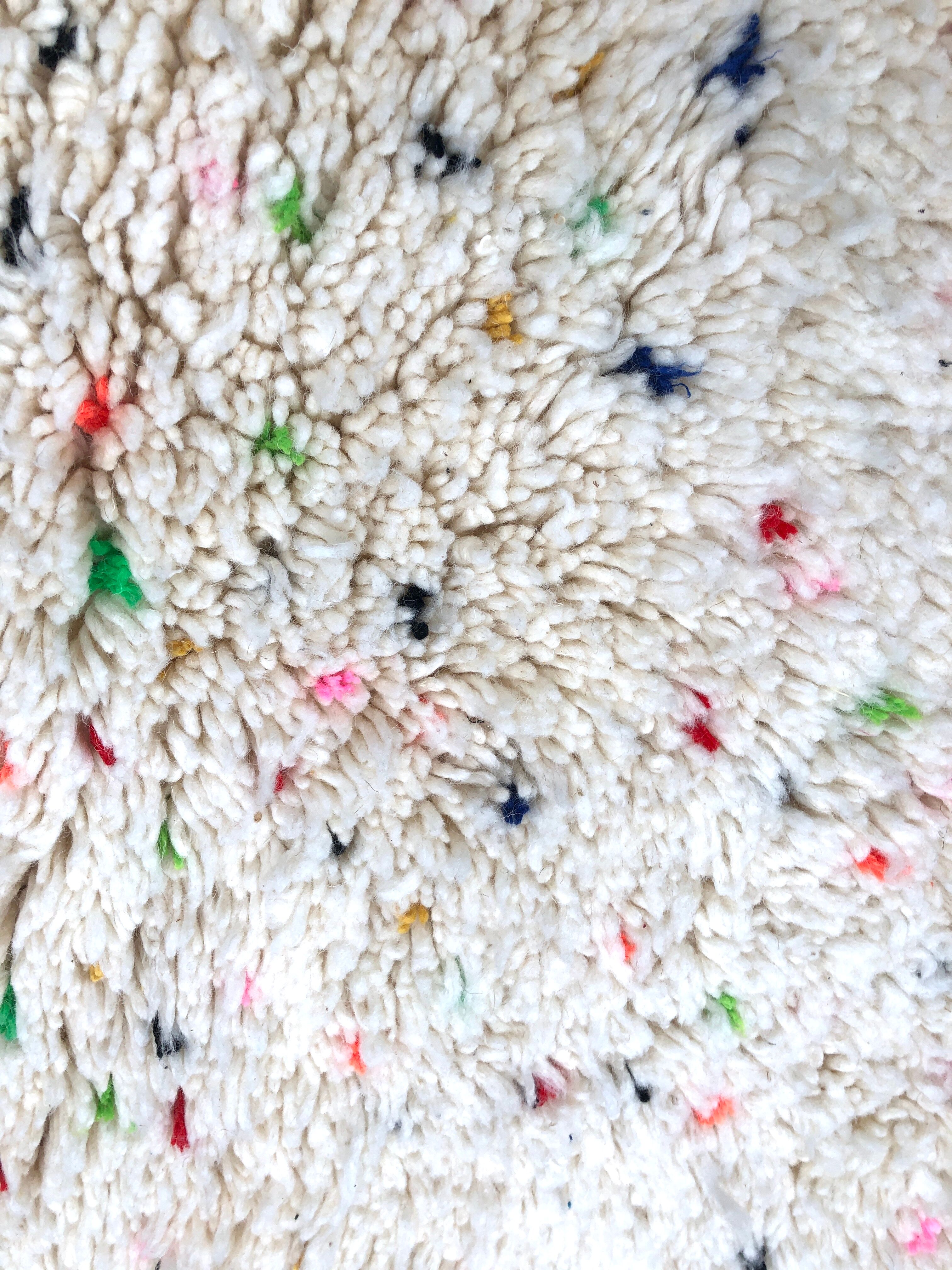 Berber carpet Beni Ouarain with colorful polka dots 1.38 x 1.03m