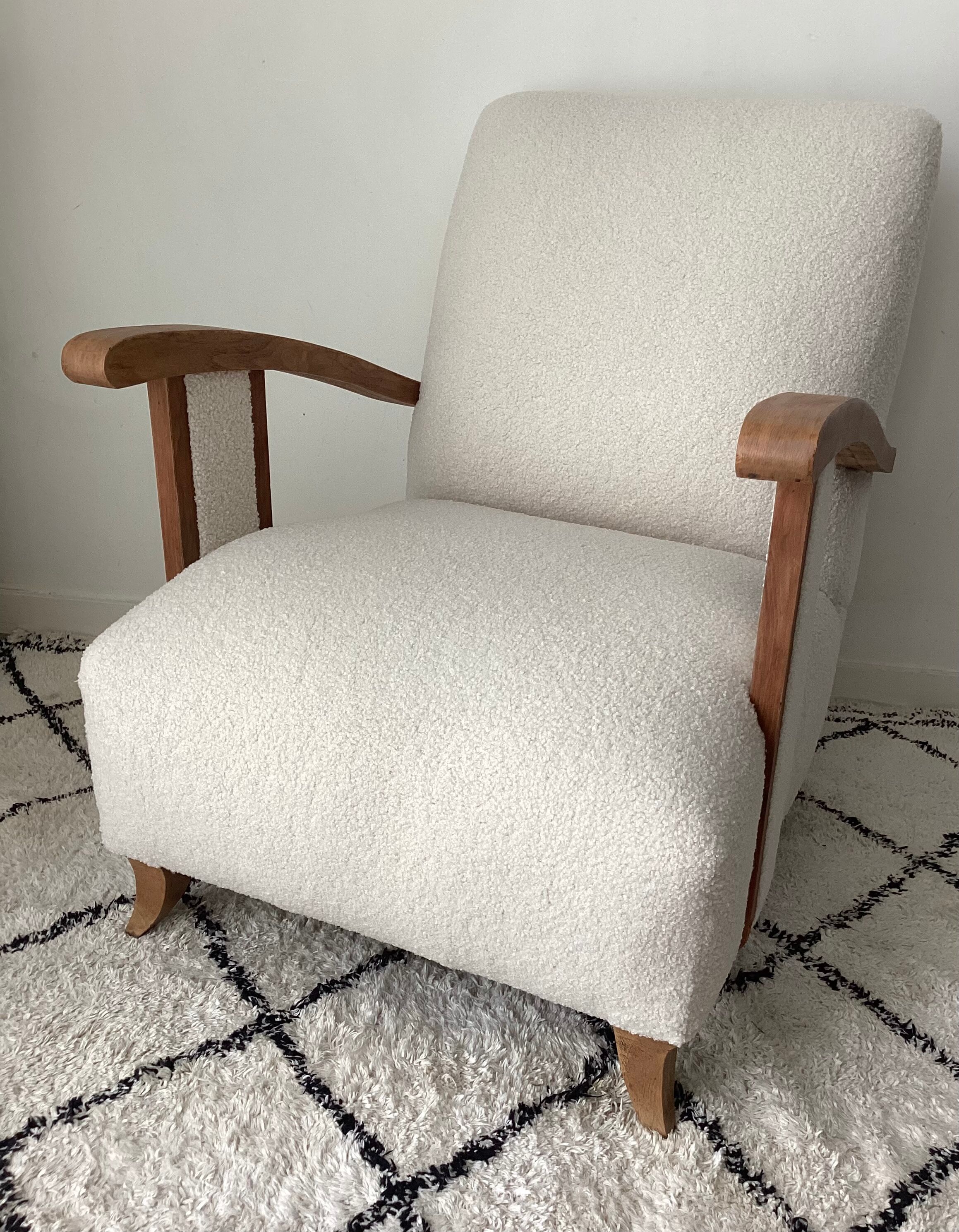 Vintage armchair completely restored with a French terry fabric