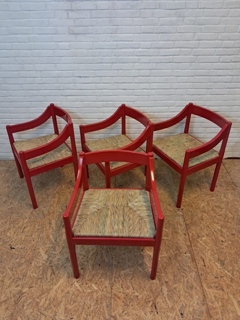Set of 4 Carimate chairs