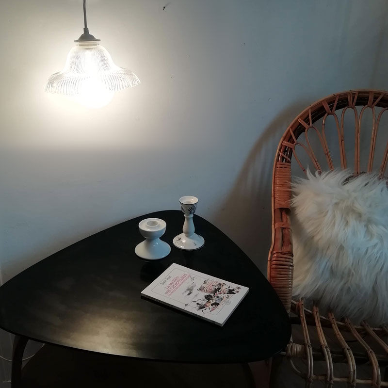 Hanging 40 years glass