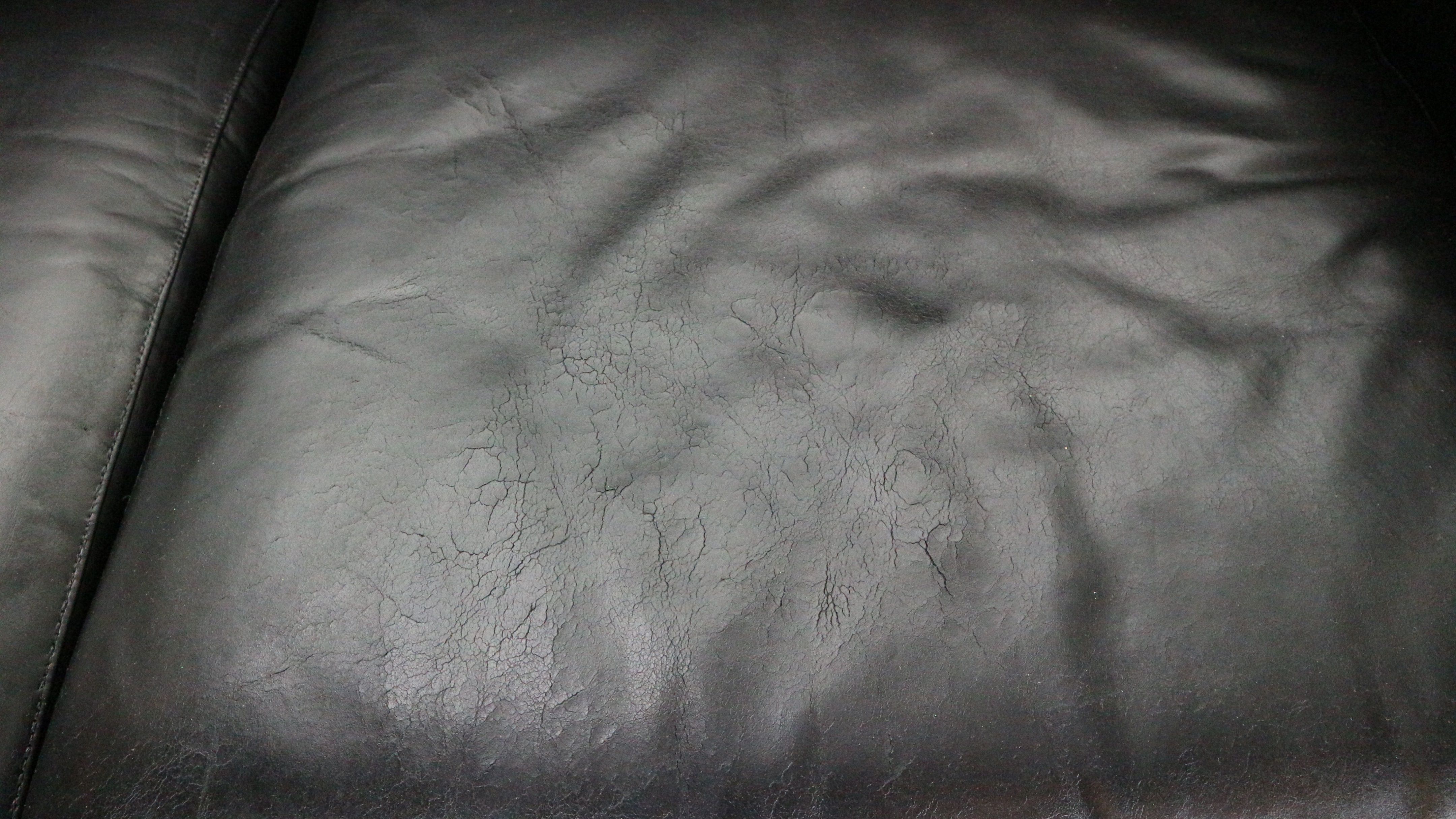 Tobia Scarpa black leather "Bastiano" 2-seater sofa for Knoll, 1960s, Italy