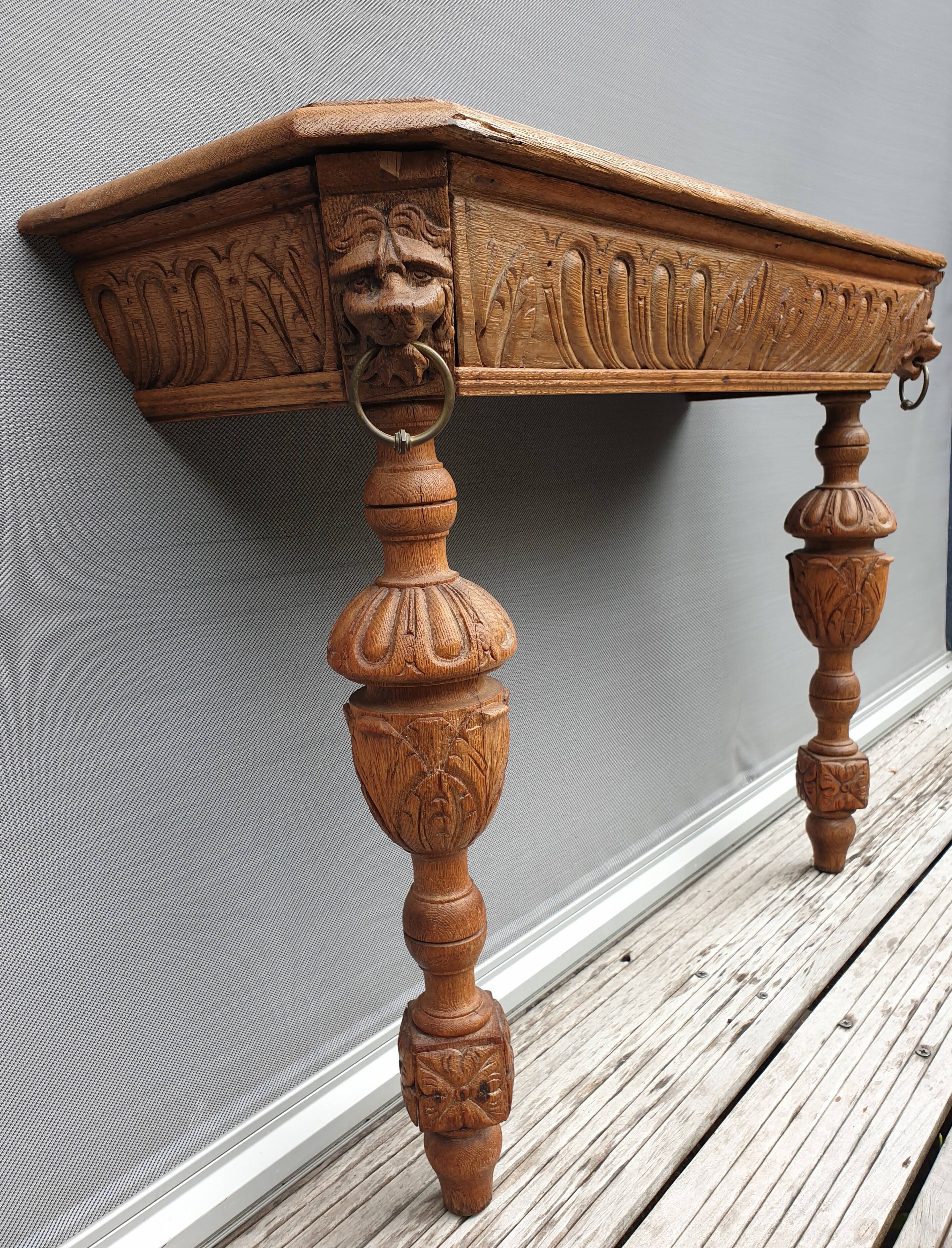 Neo-Gothic lion-headed applique console