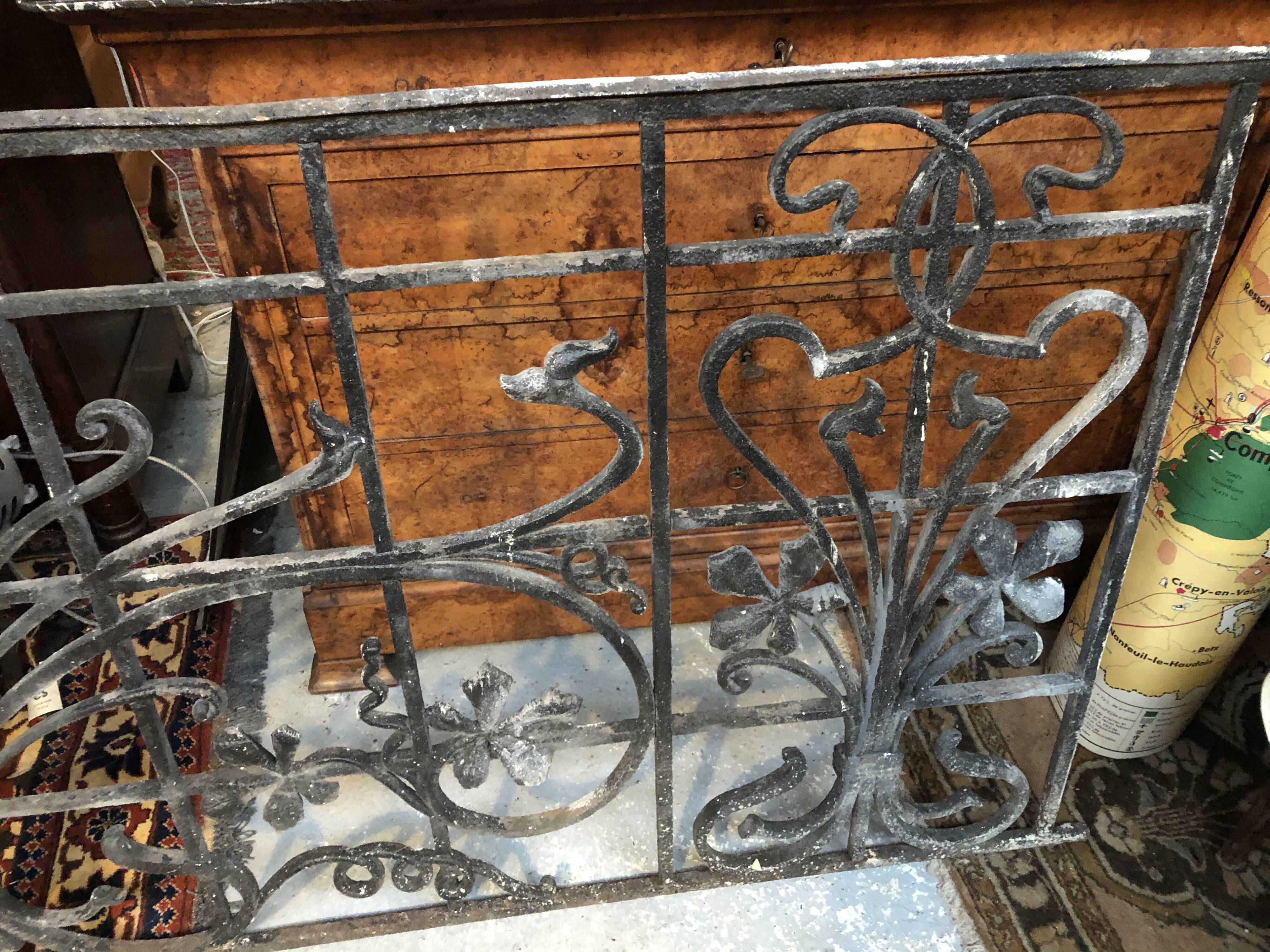 Art Nouveau iron cast iron railing