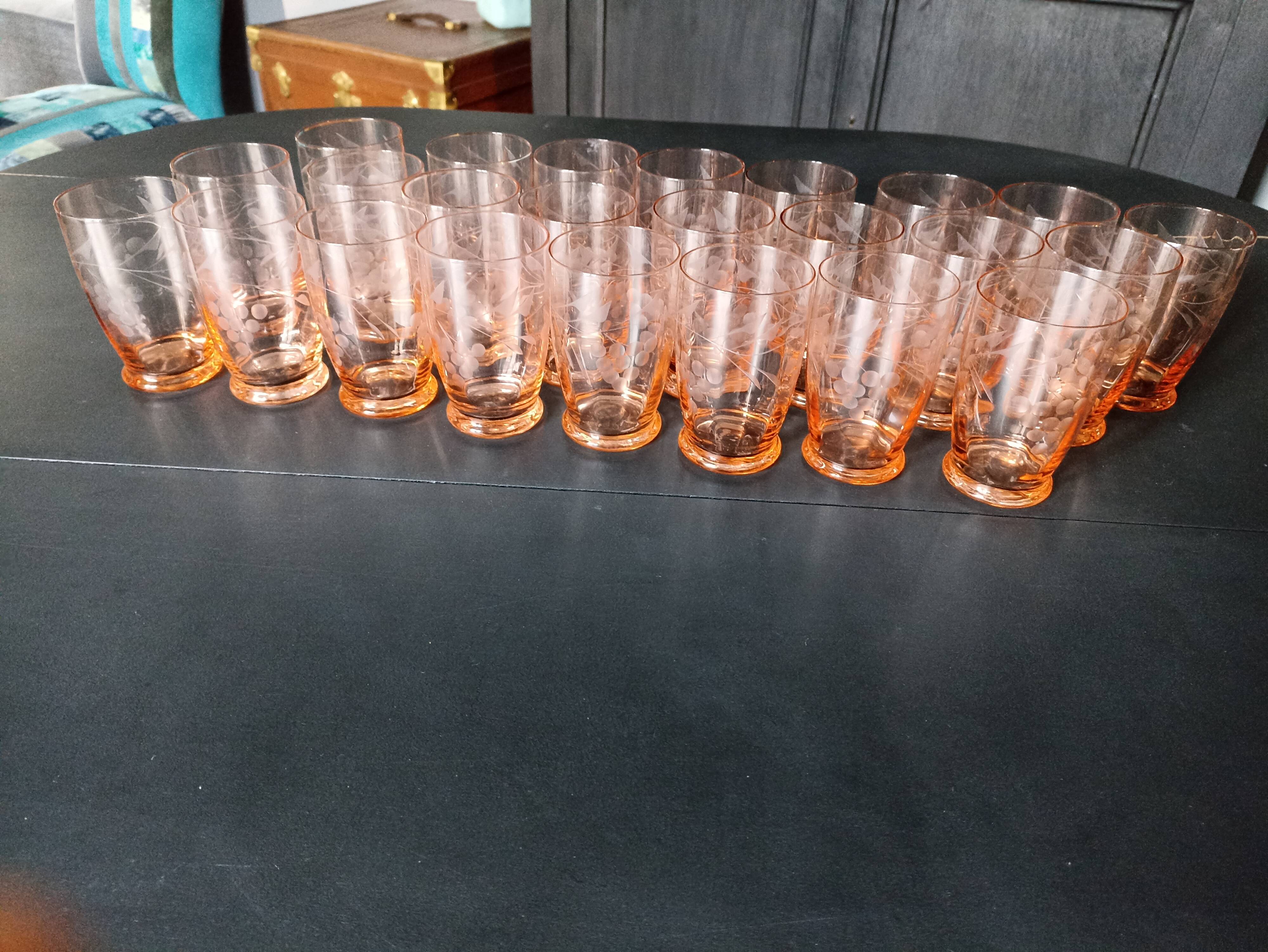 Set of 24 glasses