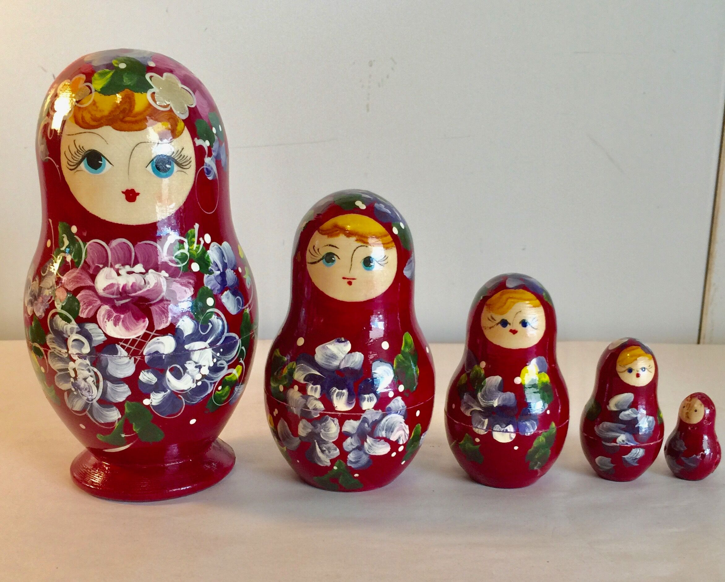 5 Russian Matriochka dolls