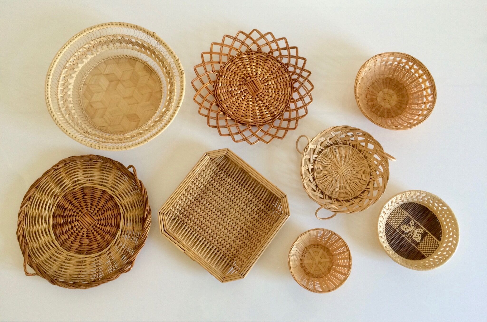 Wall composition of 8 baskets