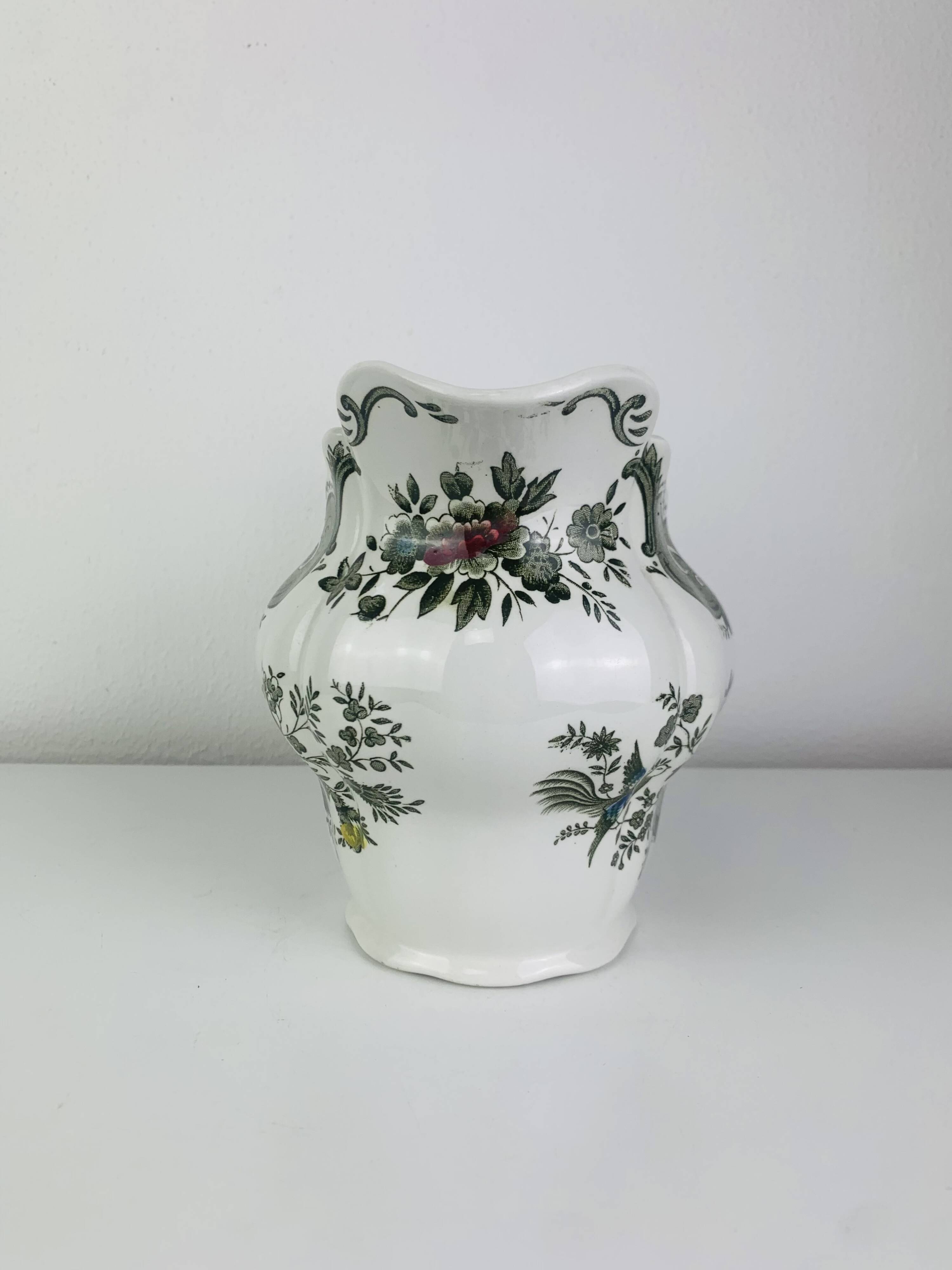 Windsor model jug or carafe by Ridgway Staffordshire English earthenware.