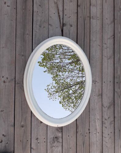 Ancien miroir ovale, cadre bois blanc - 1960