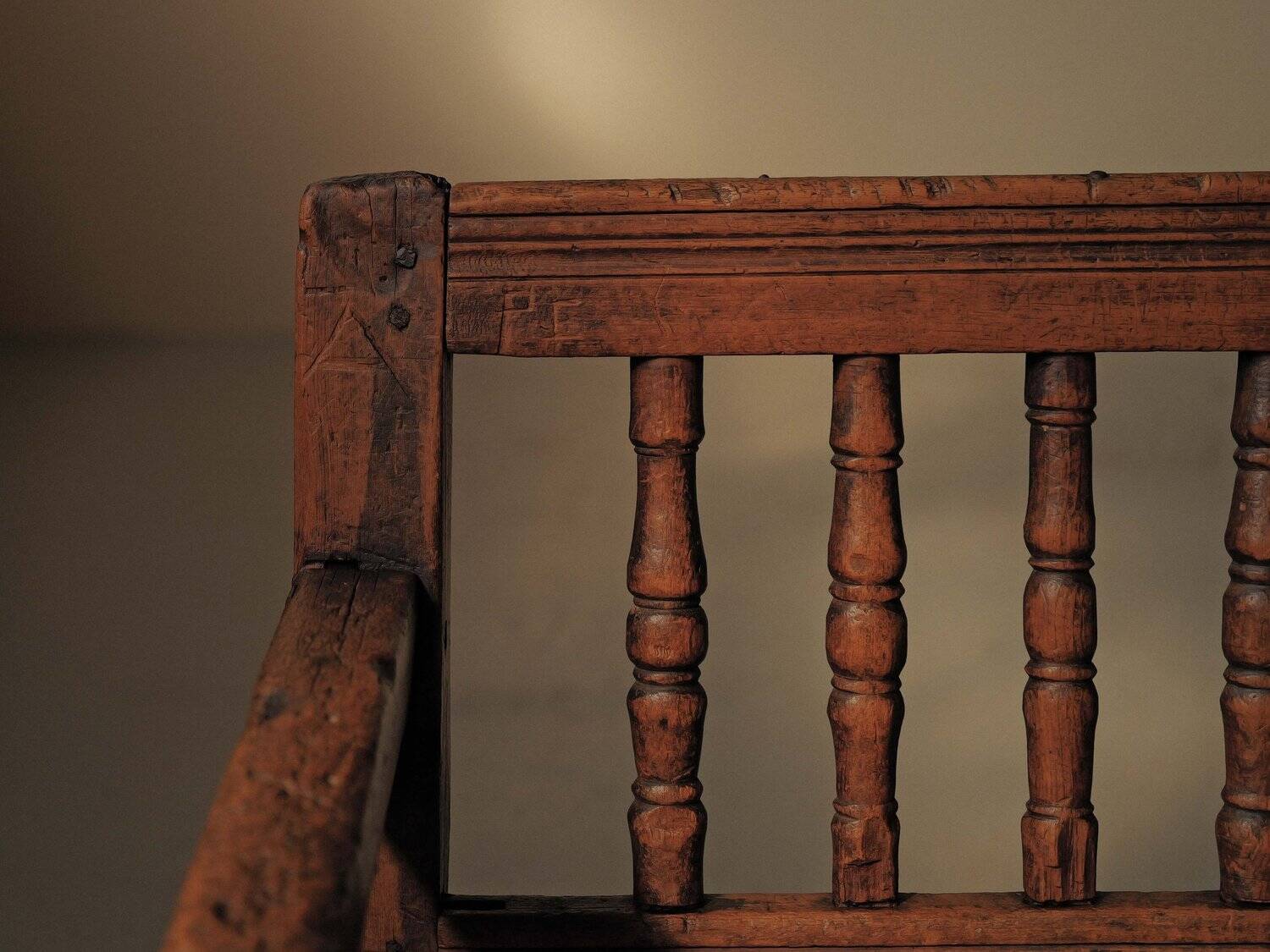 Alpine armchair in larch, 18th century