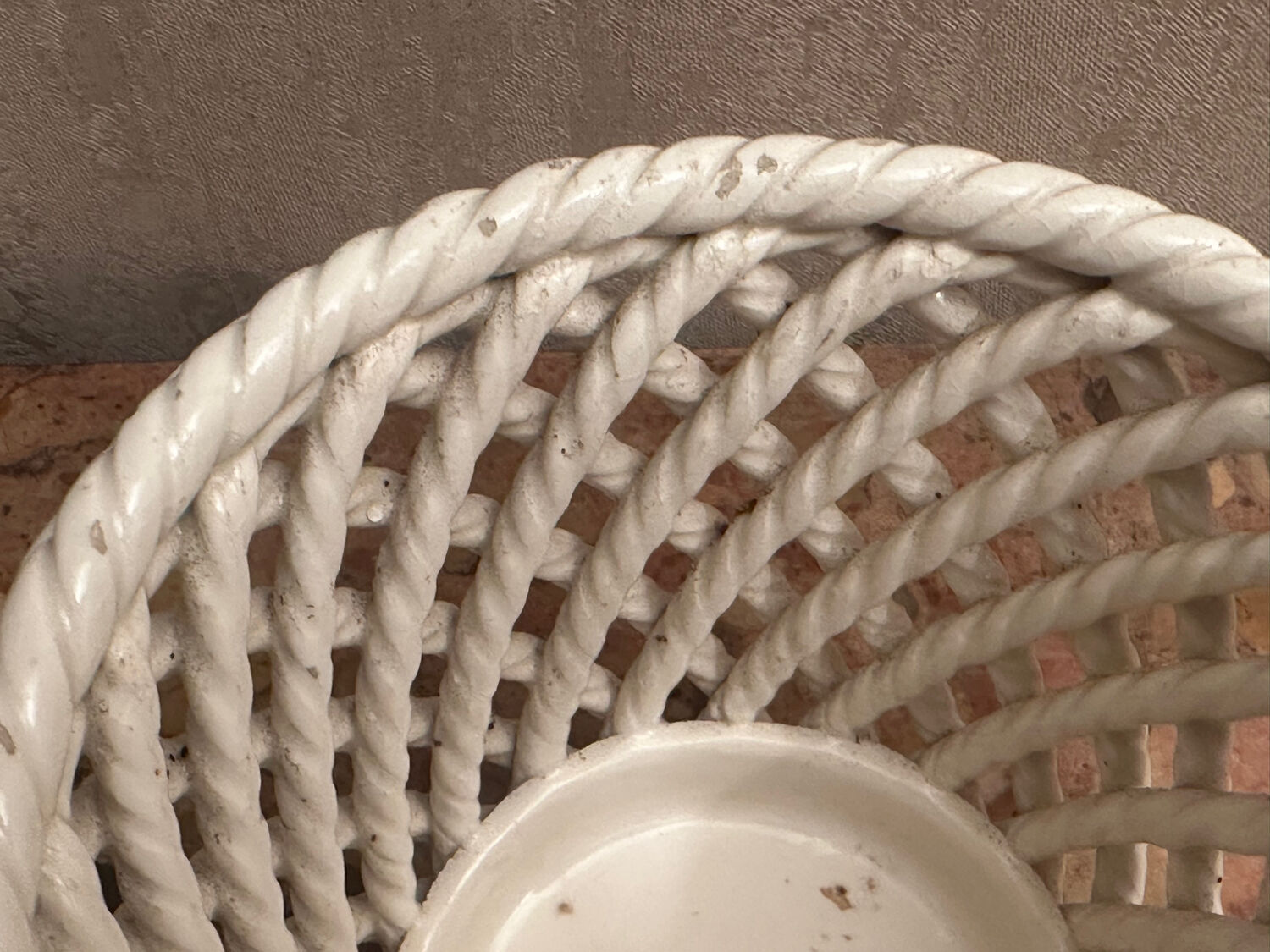 Vintage woven ceramic cache-pot