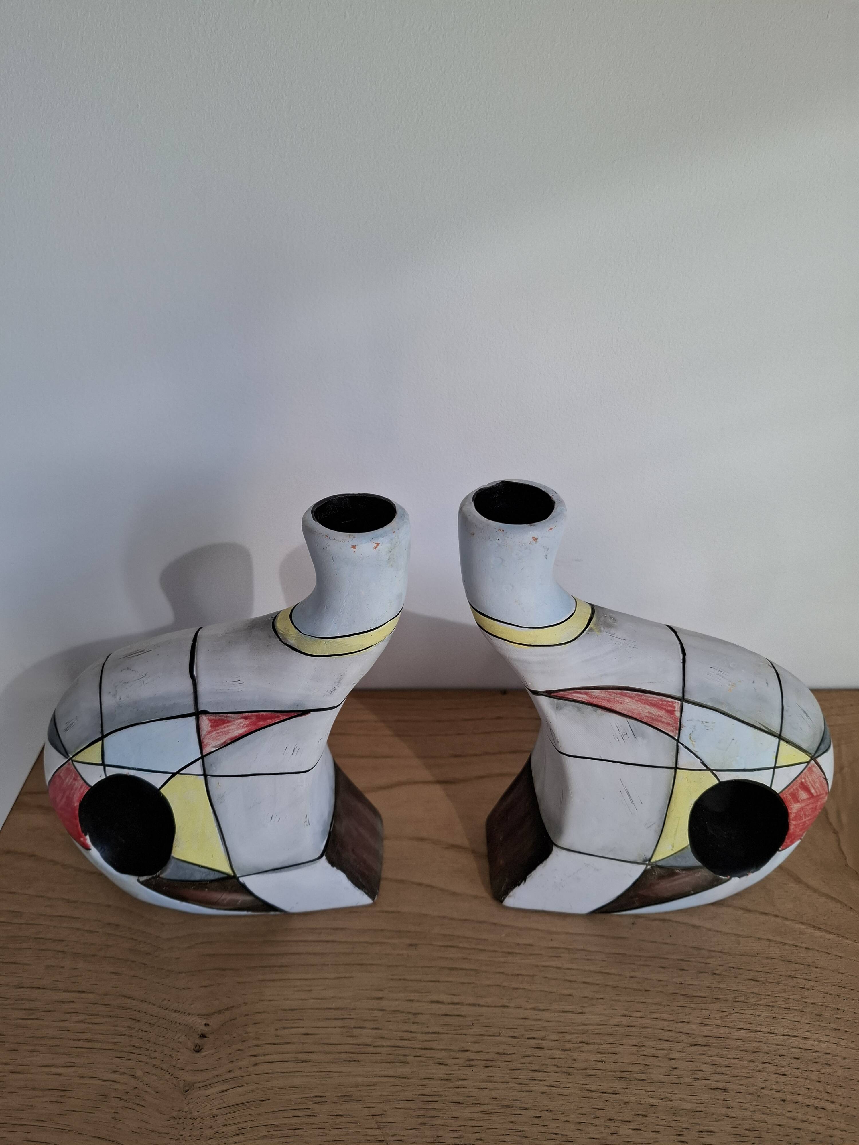 Duo de vases aux formes scupturales - Peints à la main