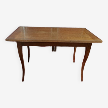 Table basse ou table d'appoint en bois sur pieds fuselés vintage