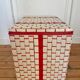 Coffre de rangement en scoubidou vintage 1960