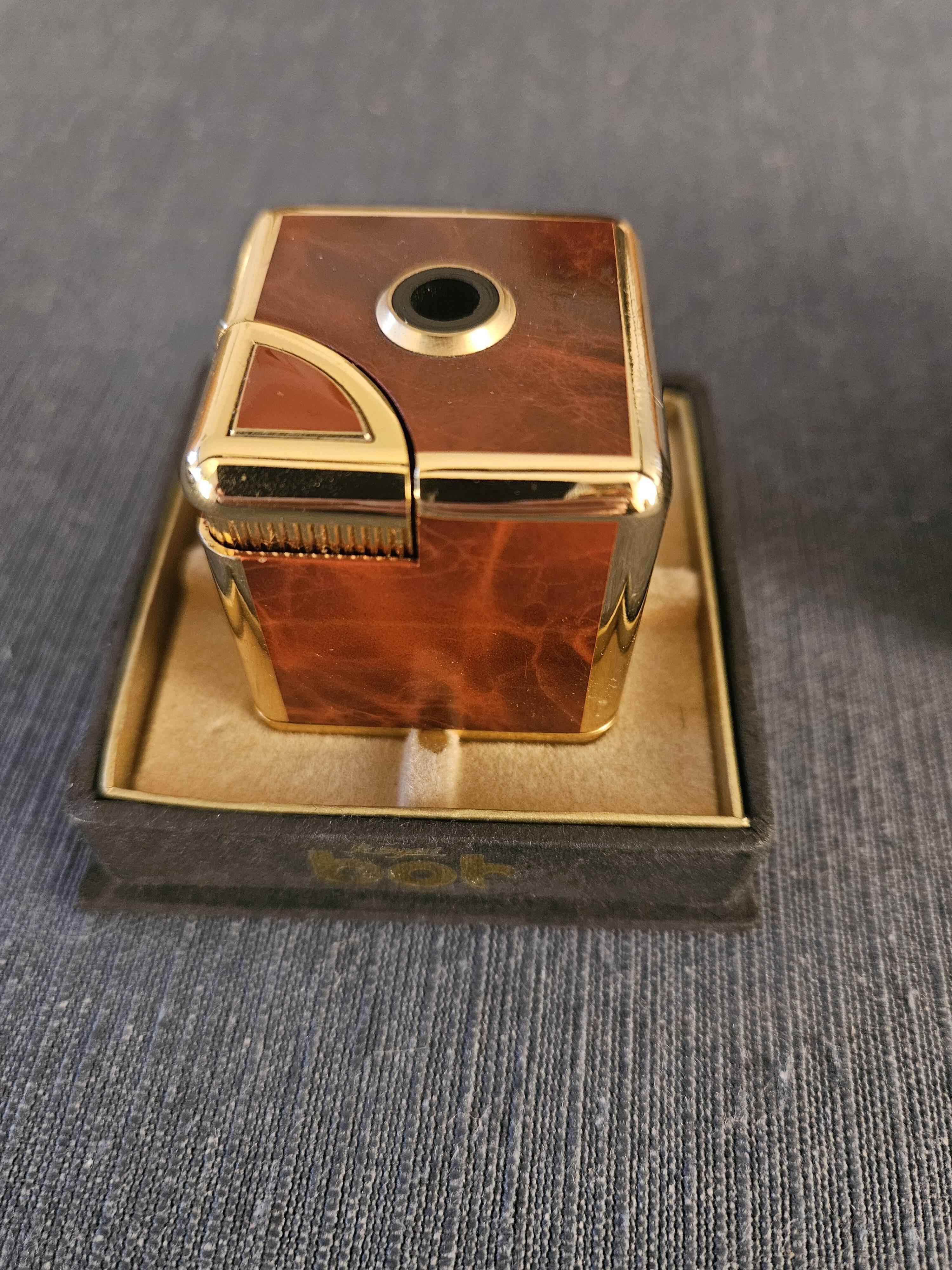 Vintage table lighter "Cube" Royal Bob – Wood Burl & Gold Finish