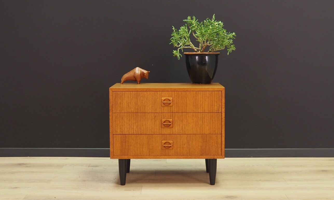 Vintage chest of drawers