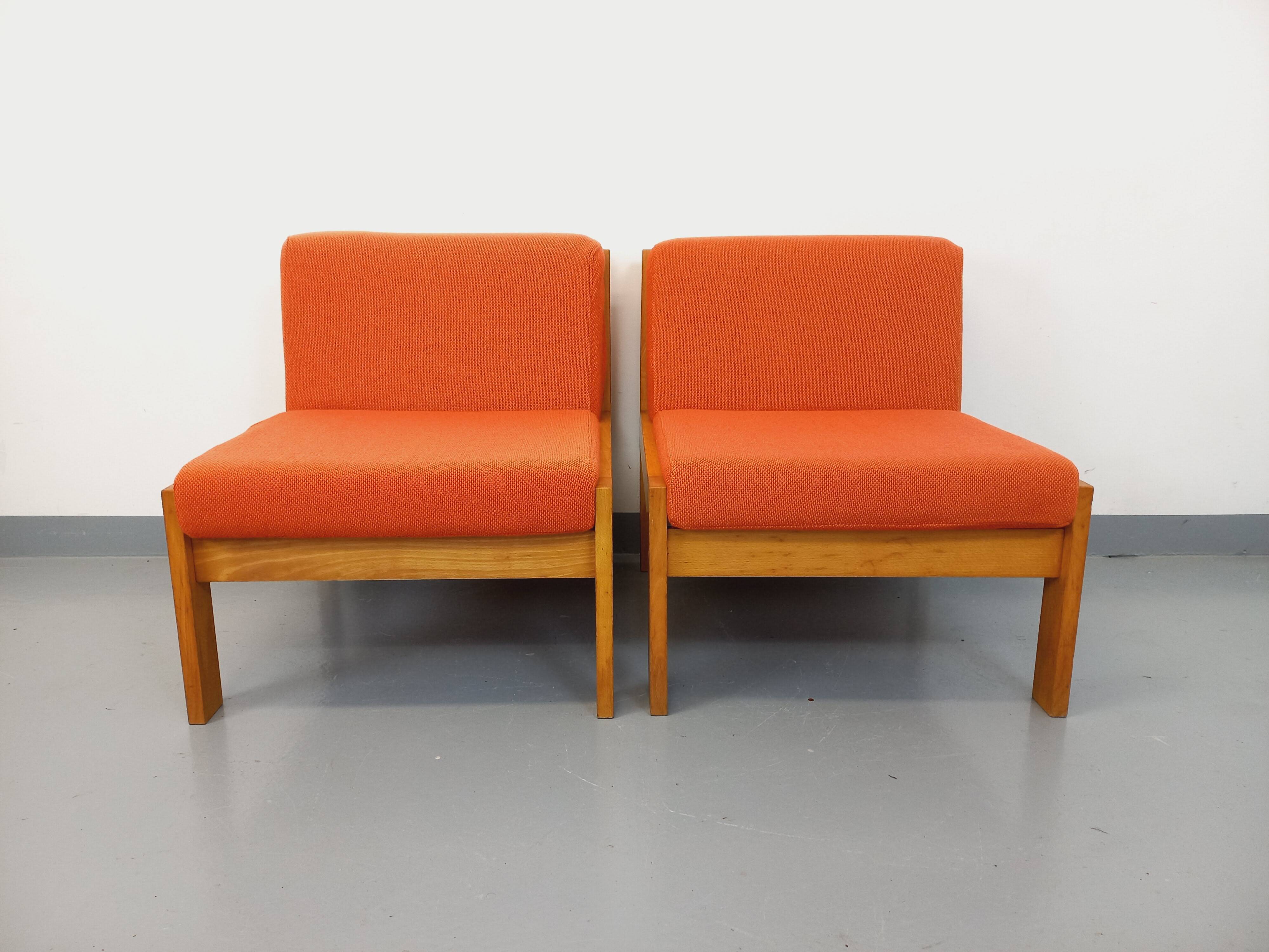 Set of 2 vintage Baumann armchairs in orange fabric and wood from the 80s