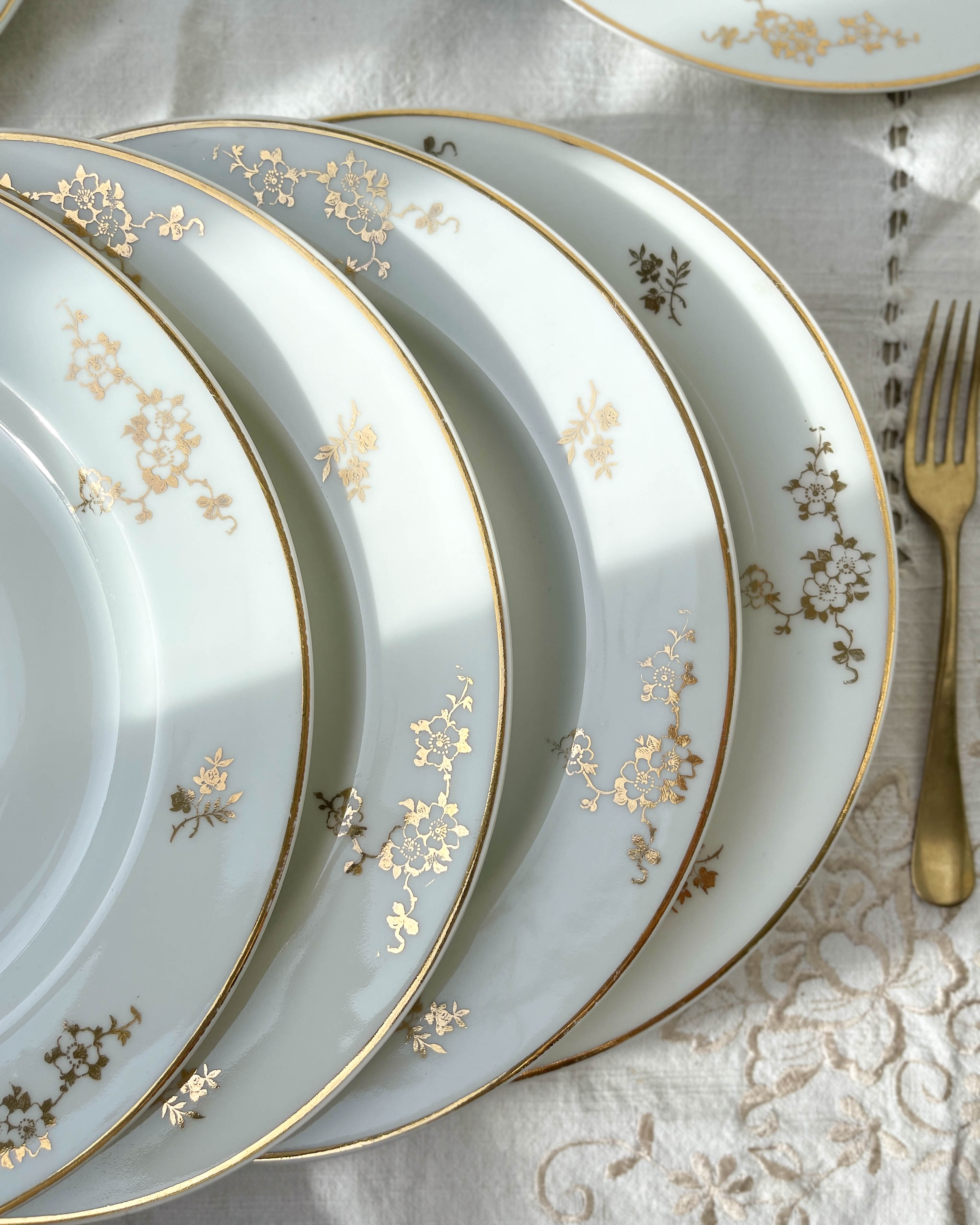 6 flat plates porcelain Limoges golden white