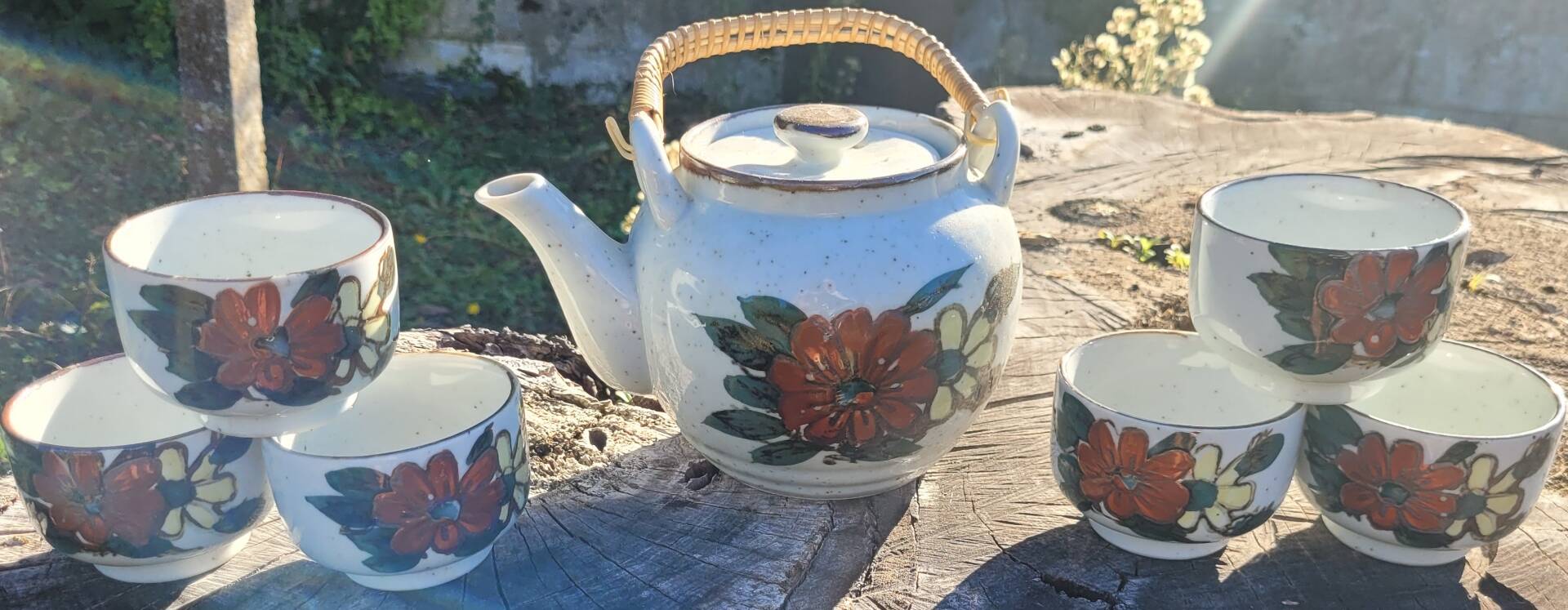 Japanese tea service in stoneware, possibly Otagiri.