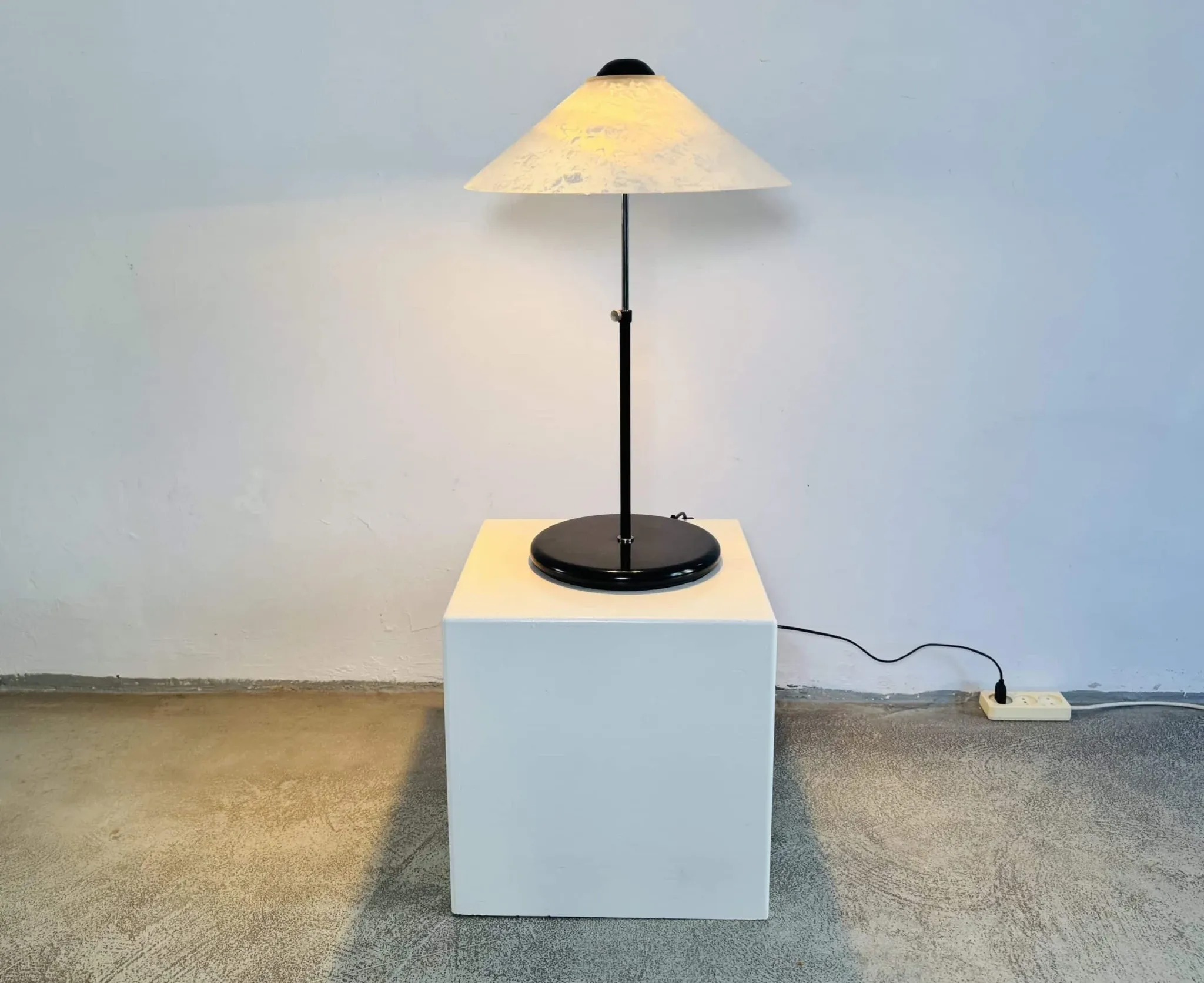 Lampe de table en verre dépoli par Af Cinquanta, Italie, années 1980.