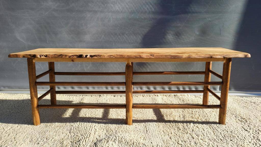 Farmhouse bench-table with a natural feel