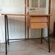 Bureau style moderniste pieds compas