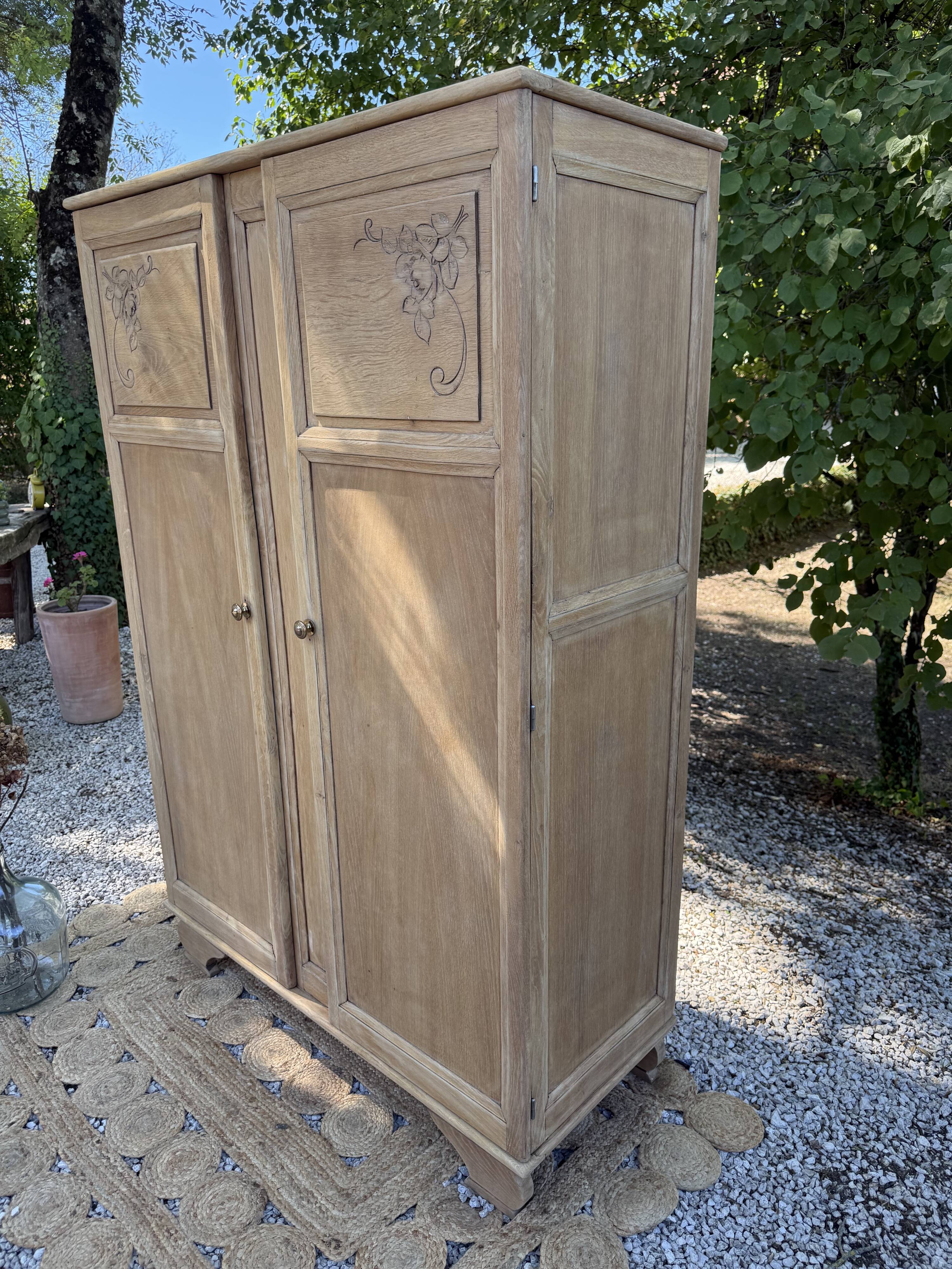 Armoire massif art déco
