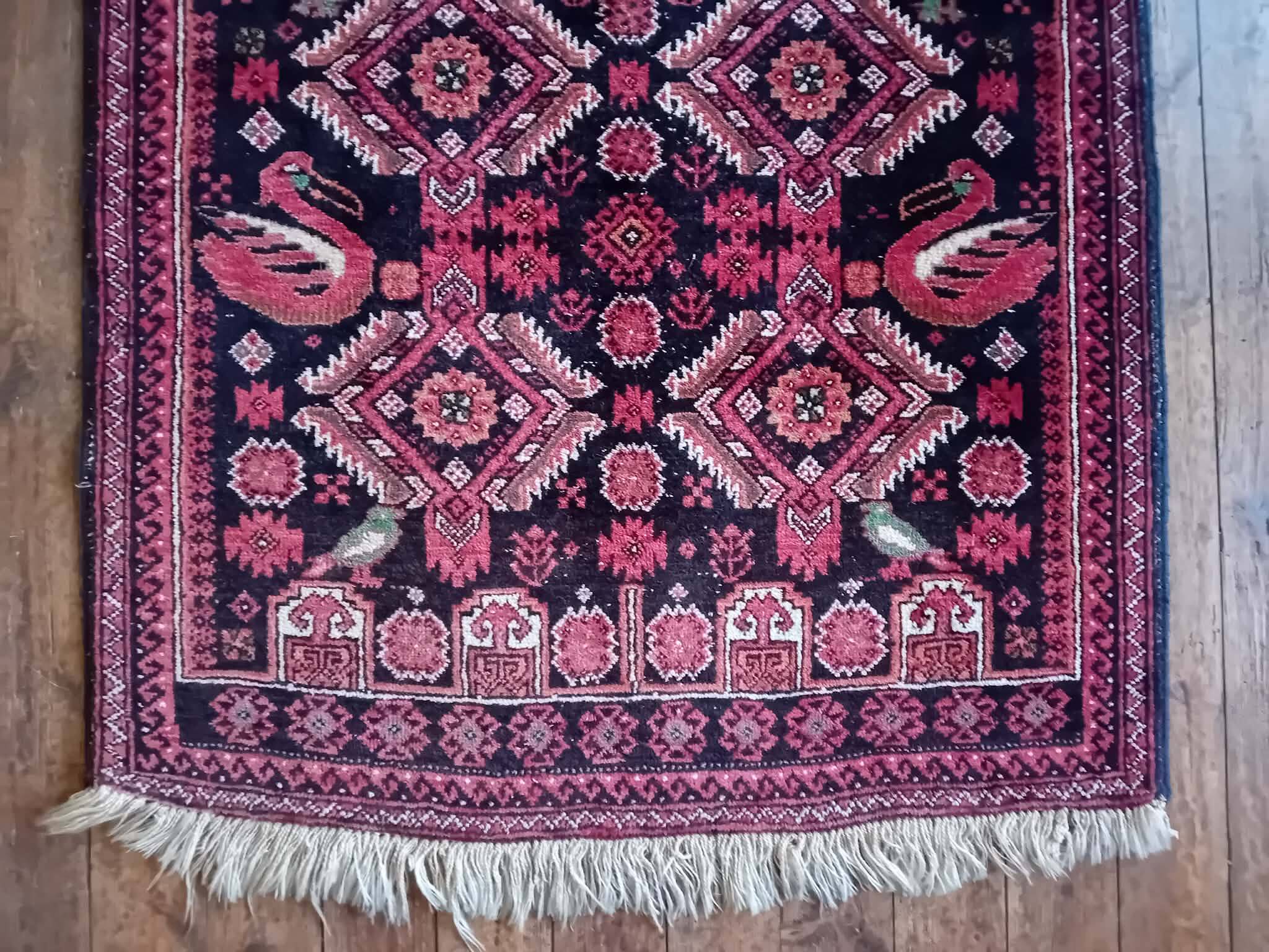 Handmade Belouch Persian rug 198x109cm