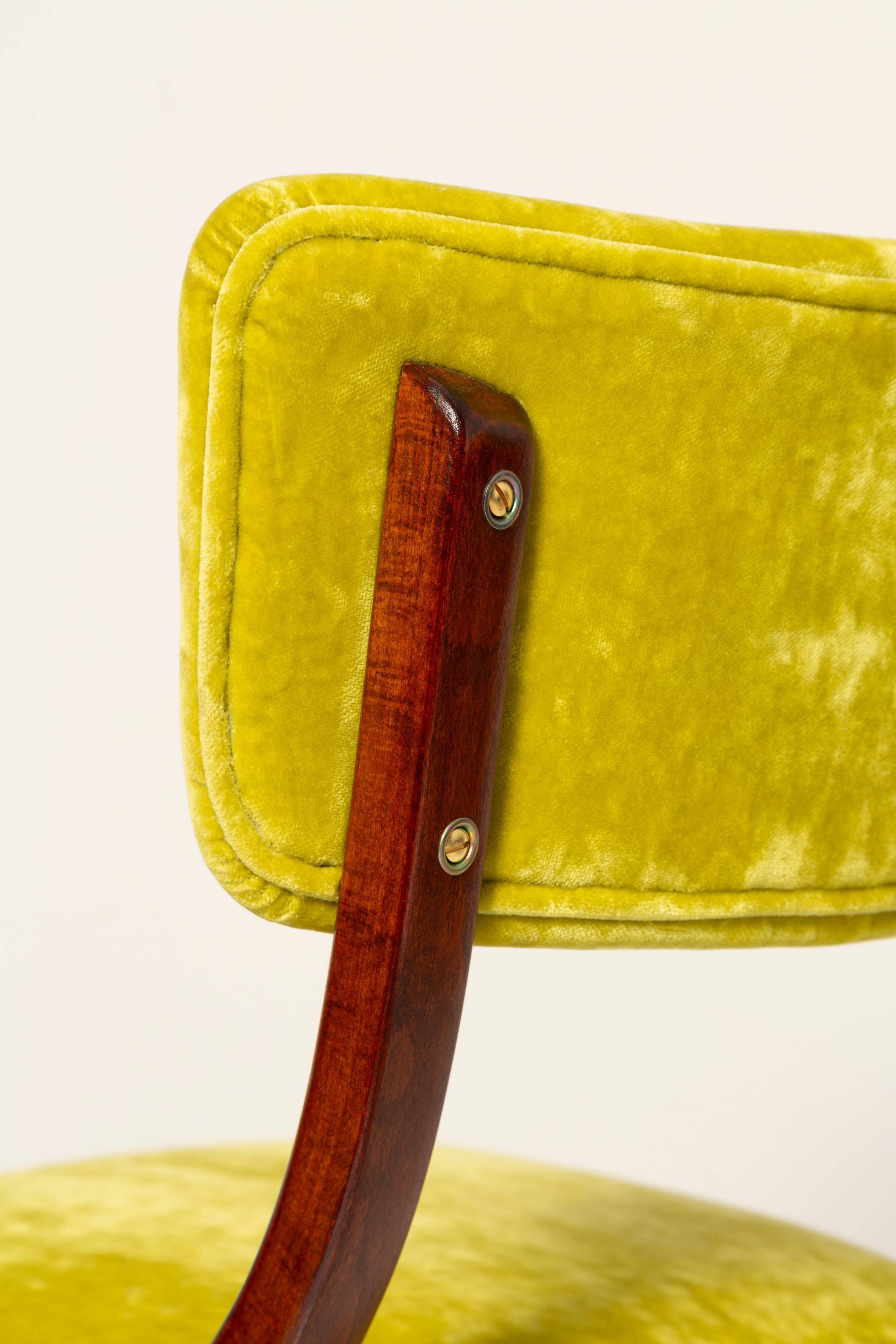 Chaise Mid-Century Moderne, Velours Vert Citron, FR Dedar, Pologne, Années 1960
