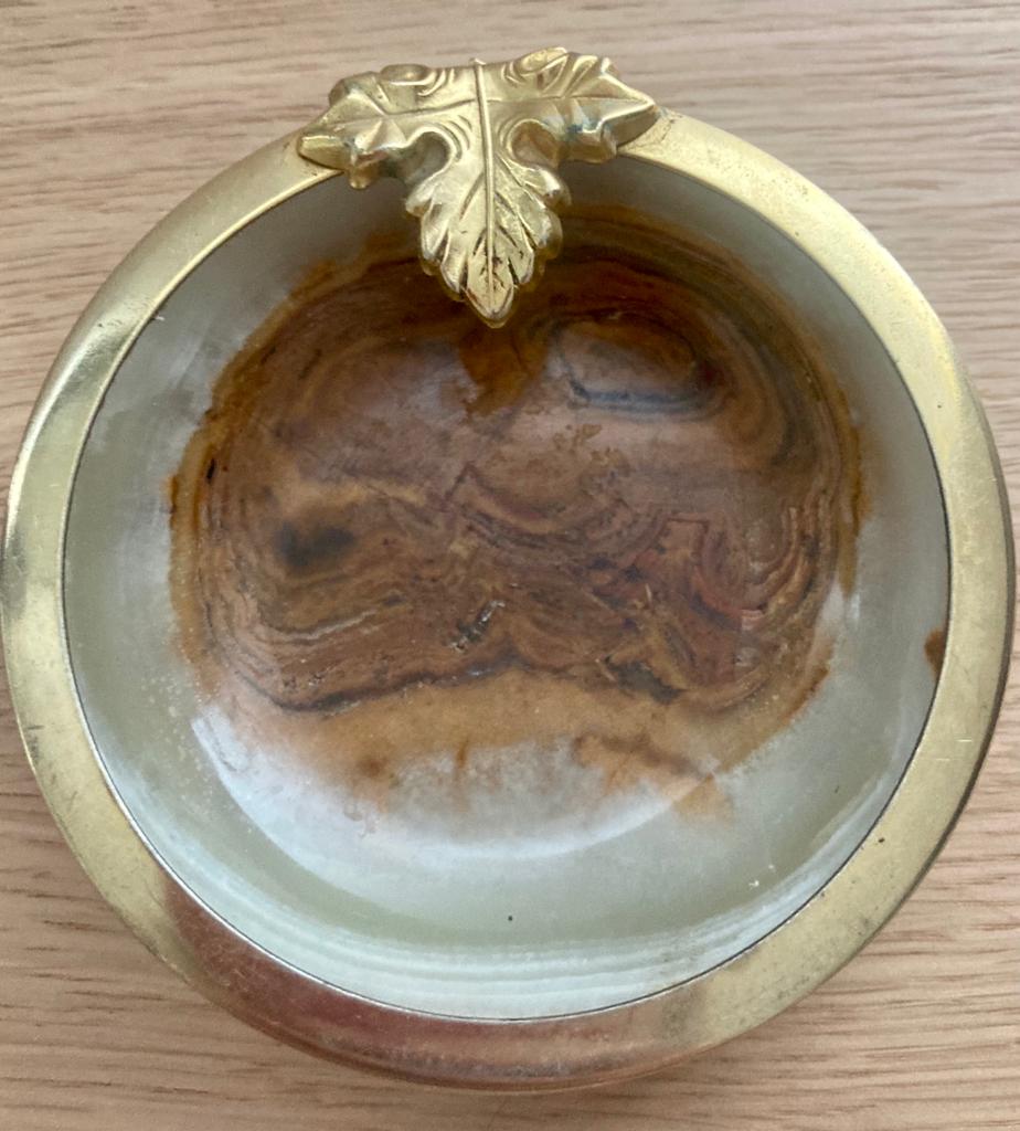 Ashtray or empty pocket in marble and brass
